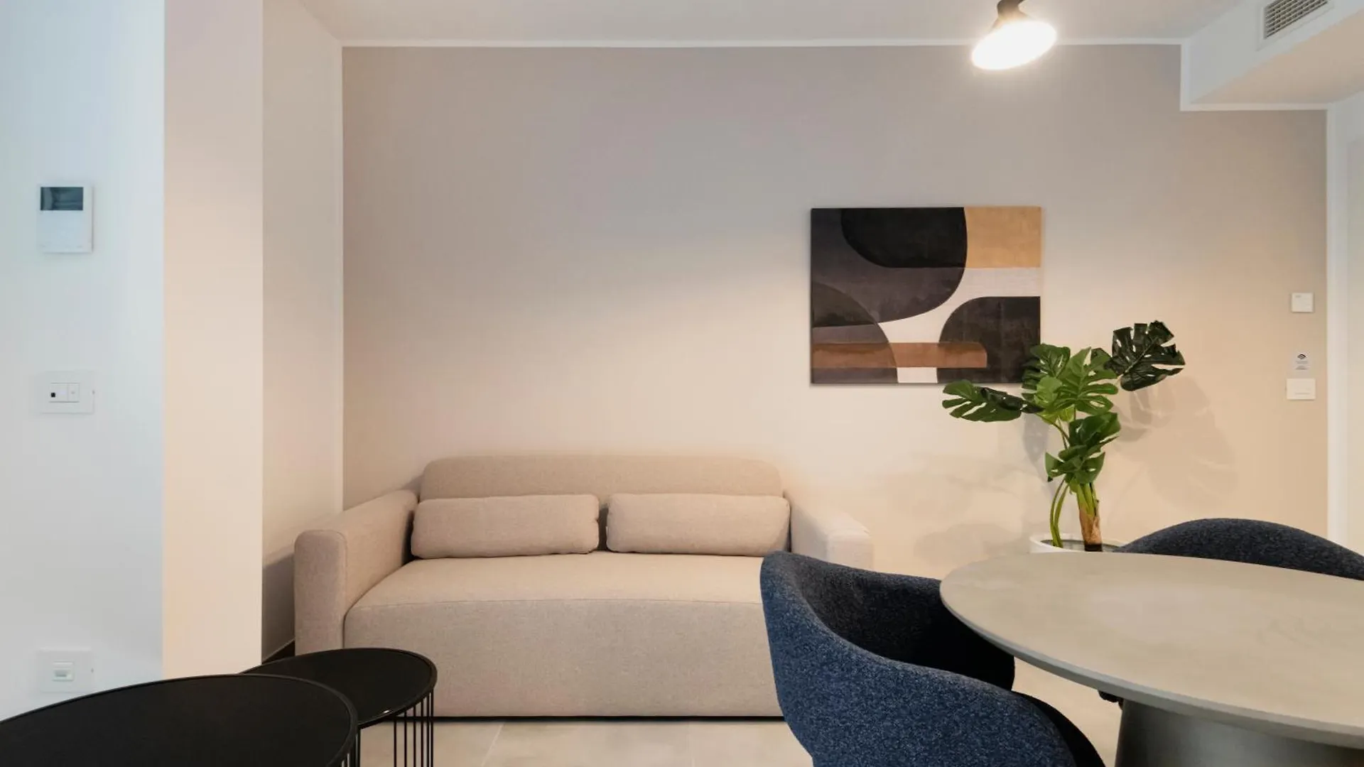 Aparthotel Relstay - De Angeli Milan Italy