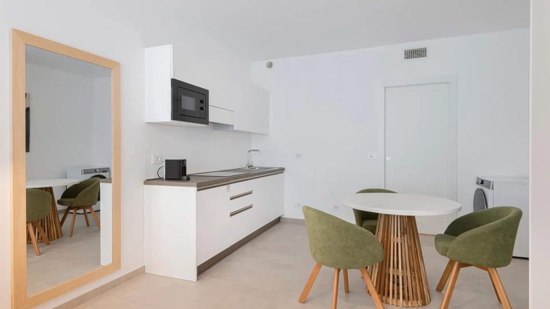 Relstay - De Angeli Milan Italy
