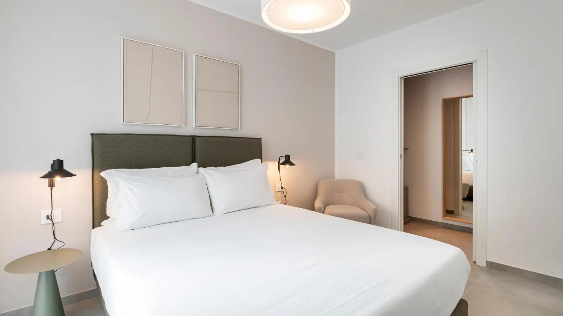 Relstay - De Angeli Milano 0*,  Italia